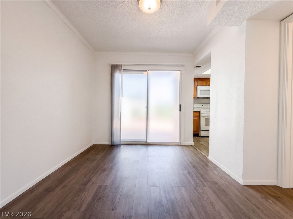 Photo 6 of 15, 5240 Janfred Court #1