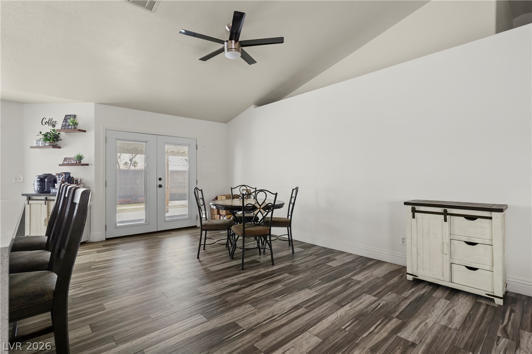Photo 13 of 33, 5438 Iberville Street