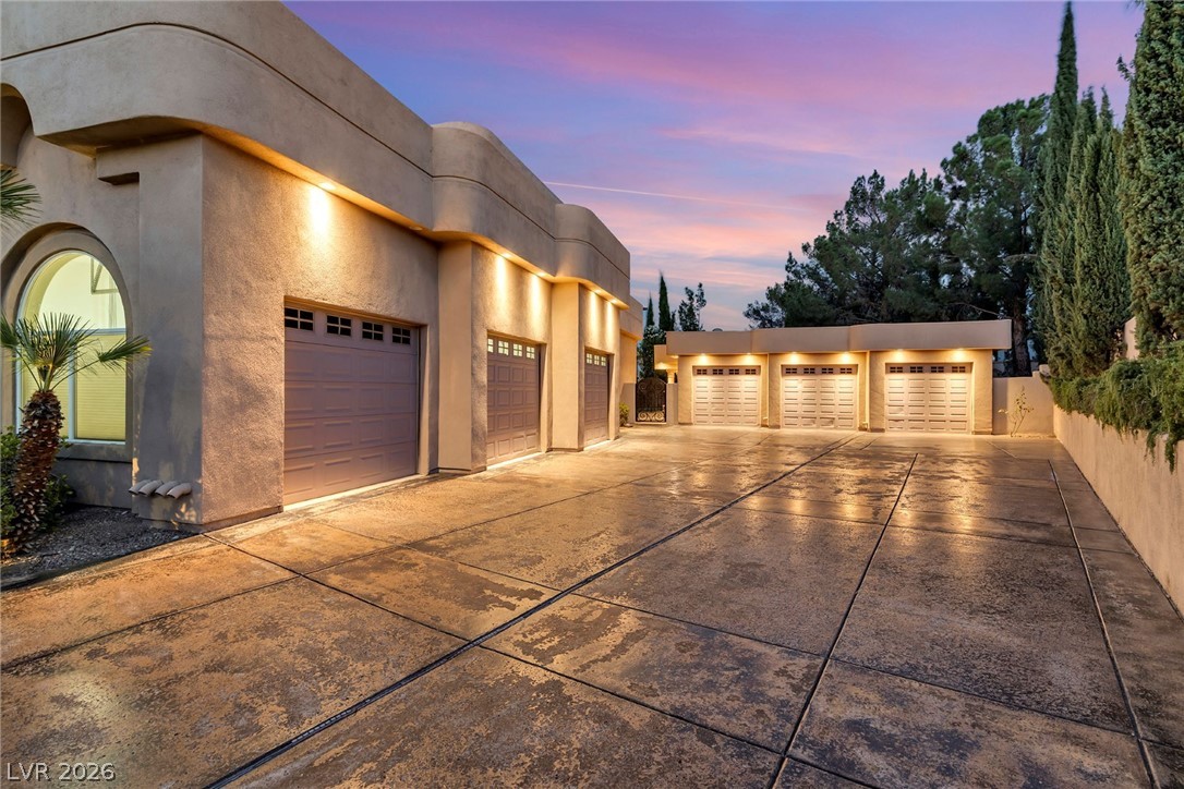 Photo 4 of 1008 Trophy Hills Drive