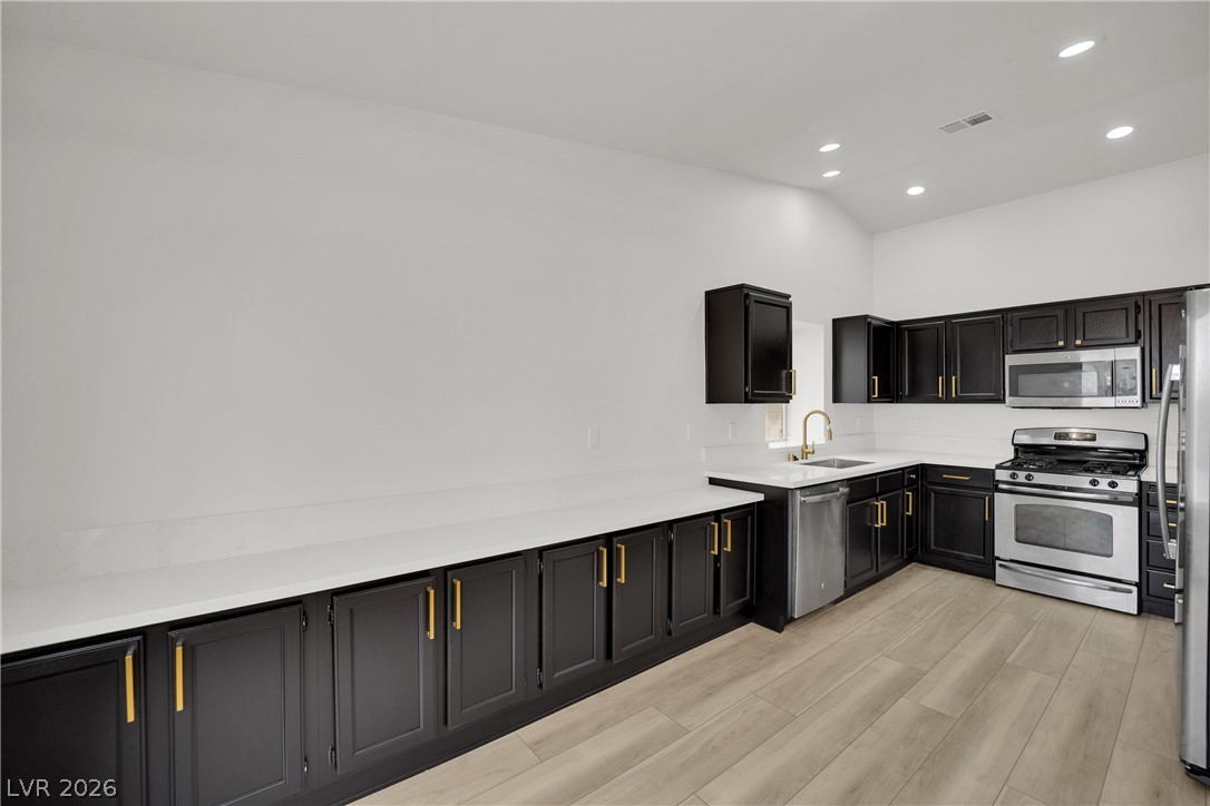 Photo 4 of 908 Sunnyfield Way
