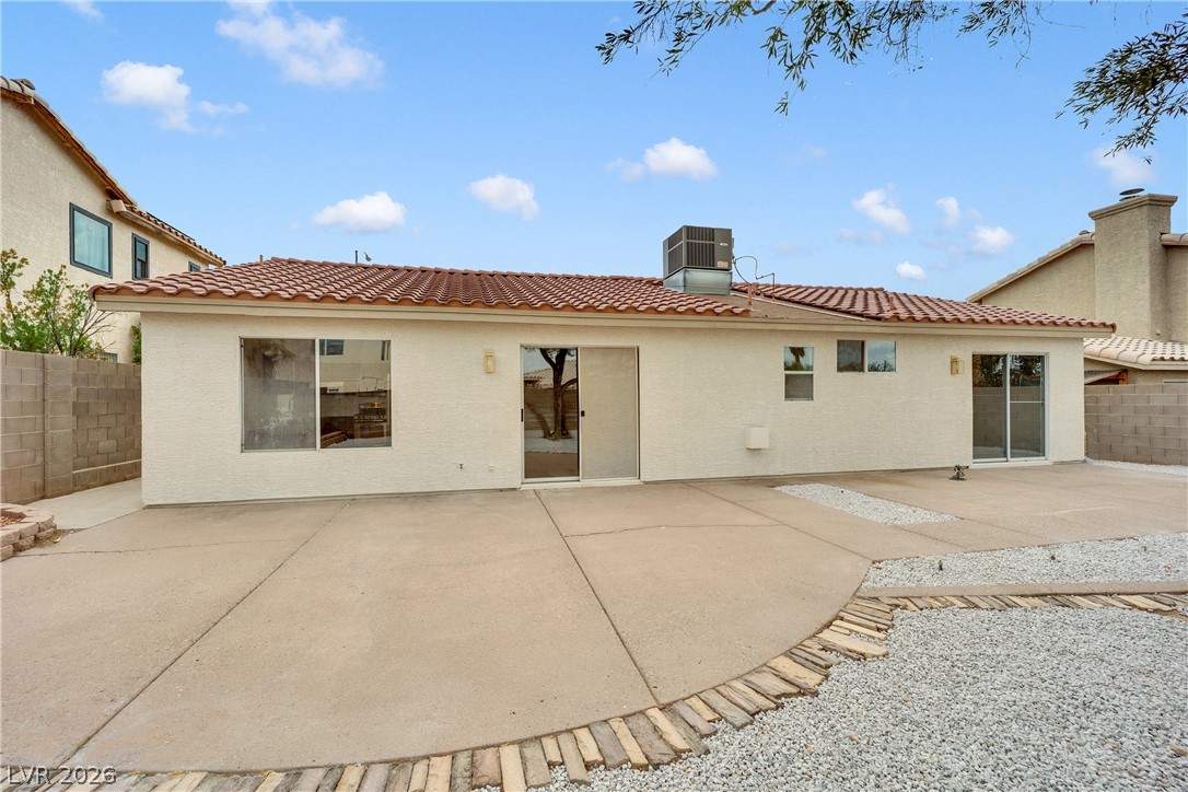 Photo 21 of 25, 908 Sunnyfield Way