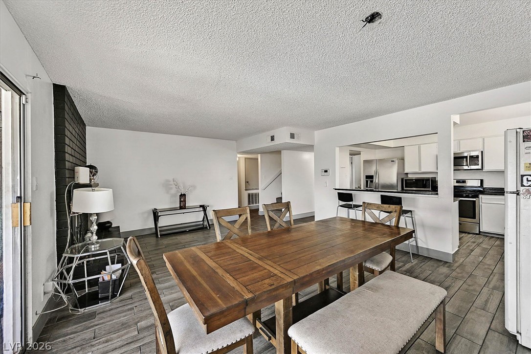 Photo 16 of 25, 4301 El Esteban Way