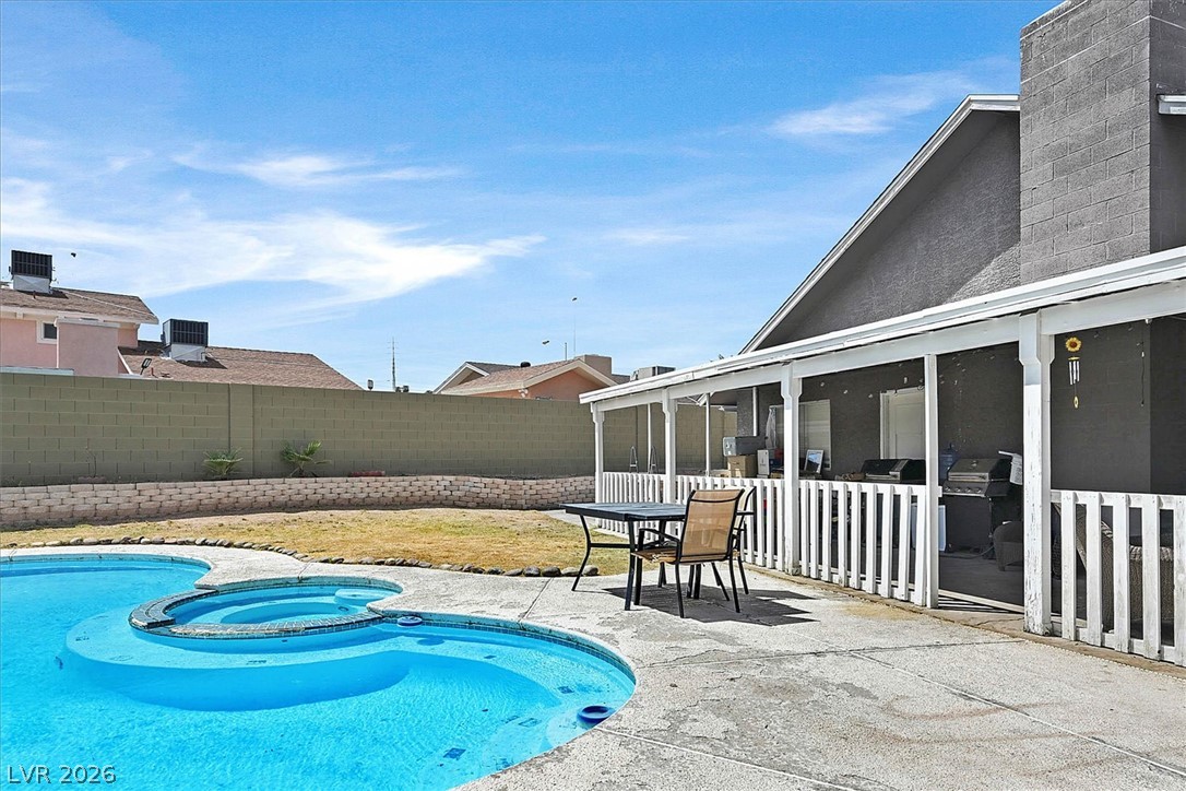 Photo 6 of 25, 4301 El Esteban Way
