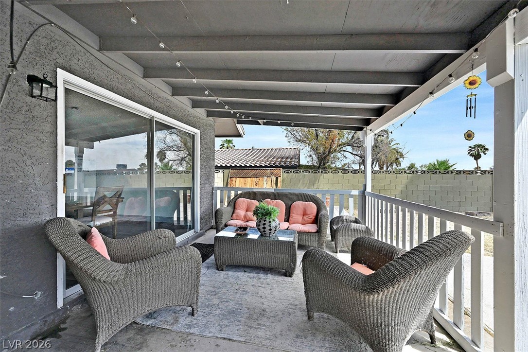 Photo 9 of 25, 4301 El Esteban Way