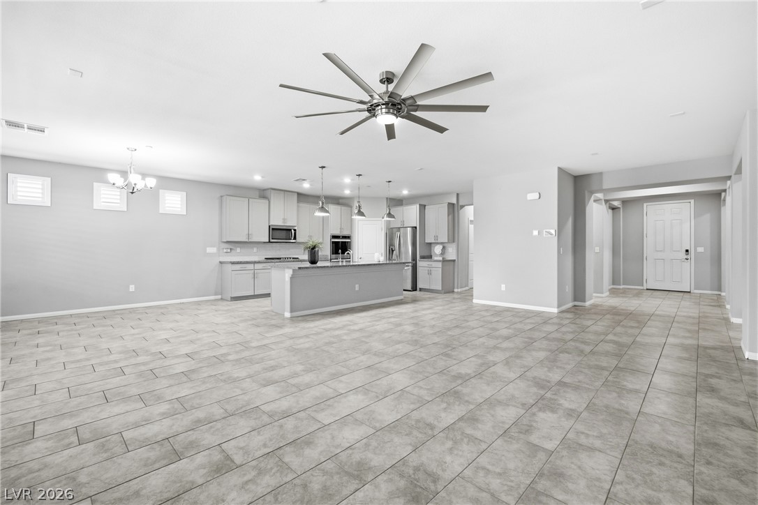Photo 8 of 40, 6125 Steinway Avenue