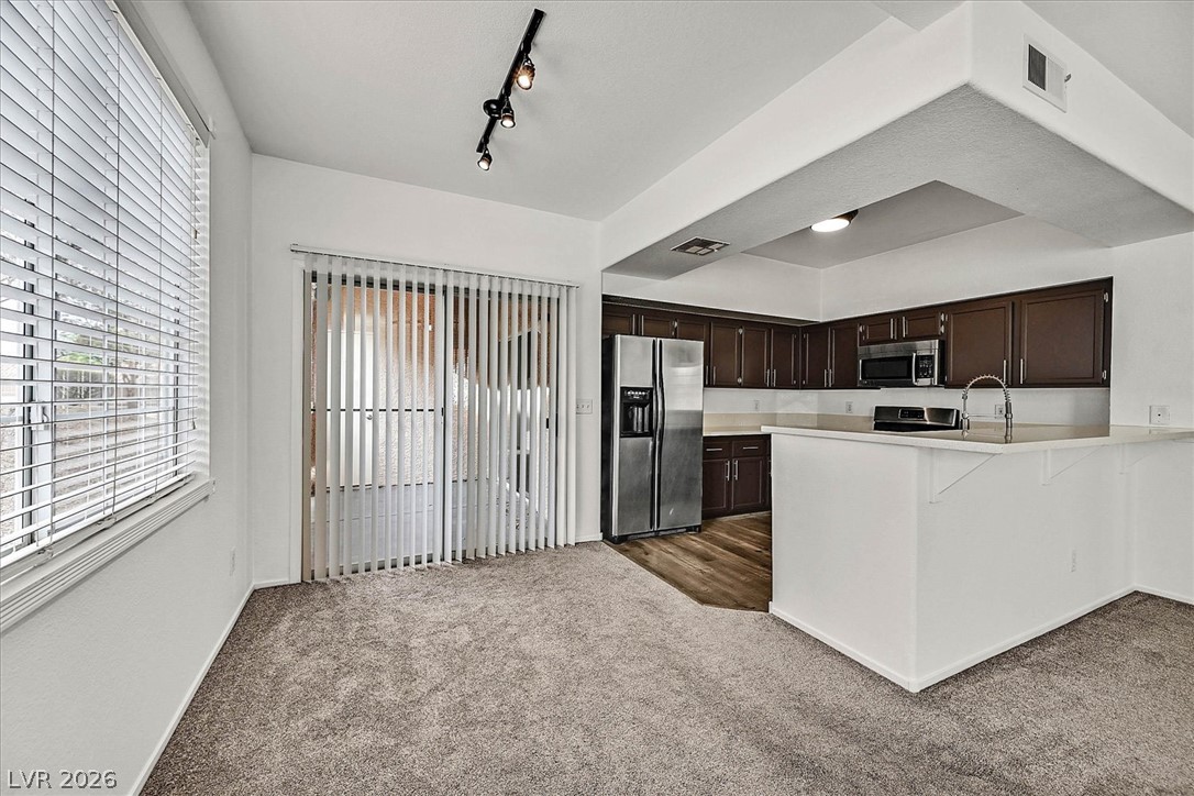 Photo 6 of 25, 1513 Truett Street #104
