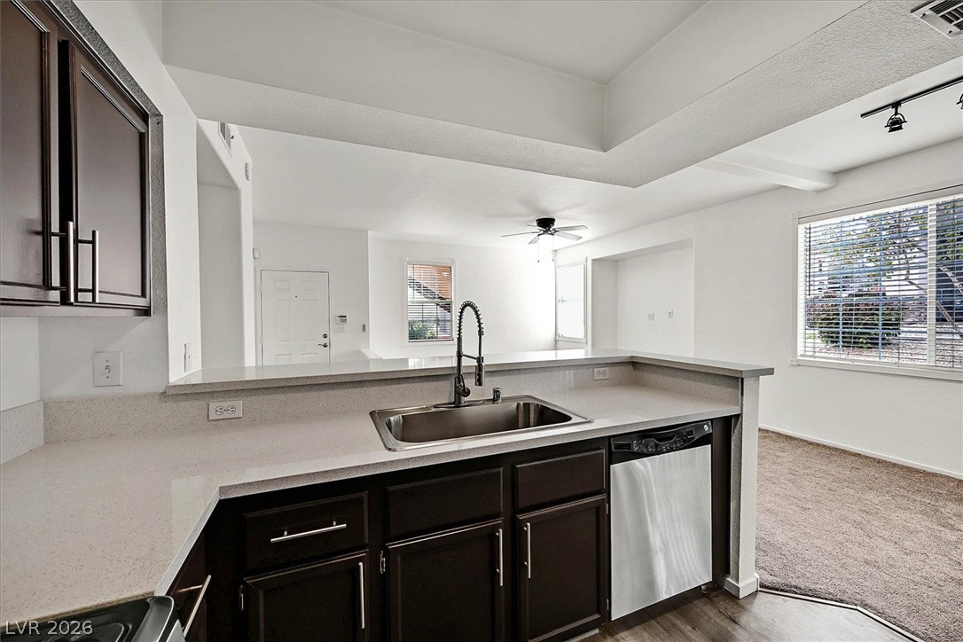 Photo 9 of 25, 1513 Truett Street #104