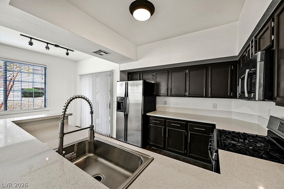 Photo 10 of 25, 1513 Truett Street #104
