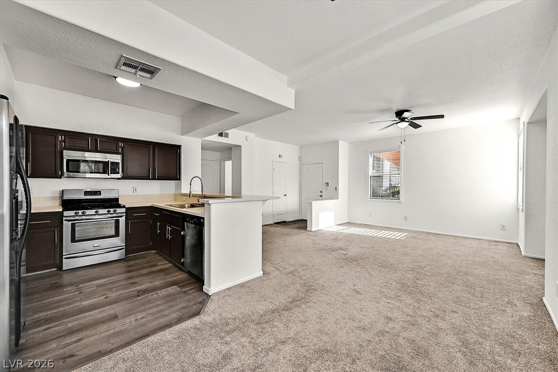 Photo 11 of 25, 1513 Truett Street #104