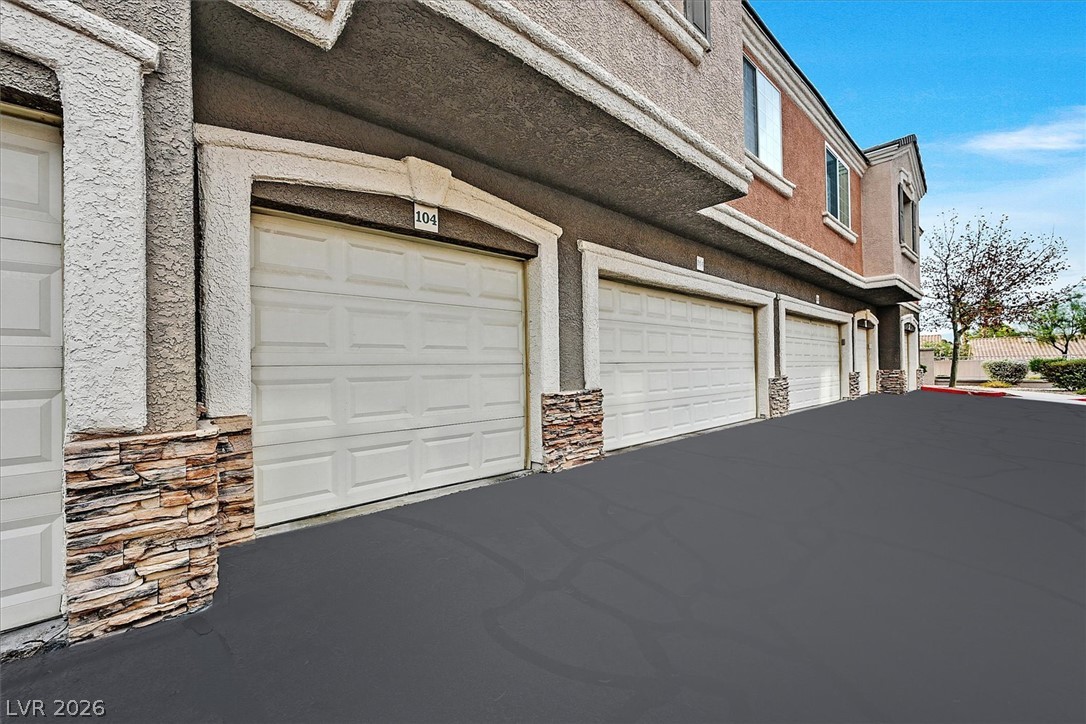 Photo 21 of 25, 1513 Truett Street #104