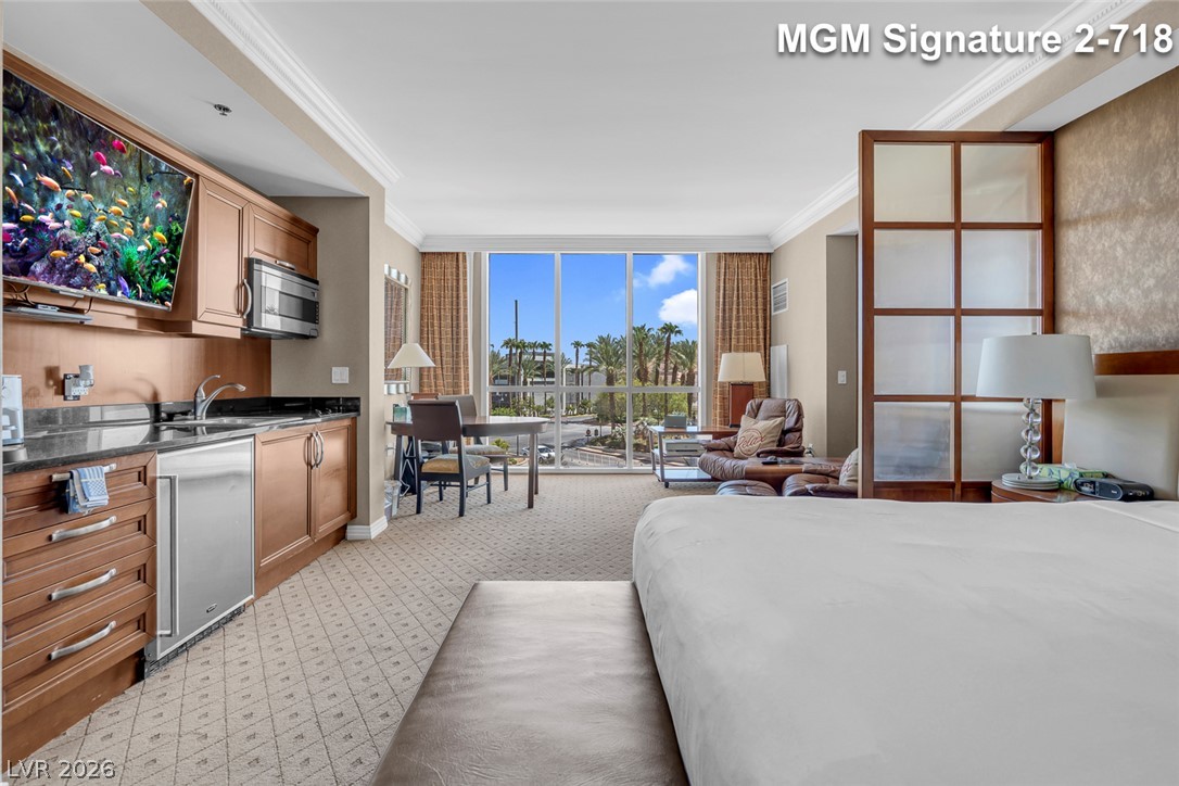 Photo 9 of 41, 135 E Harmon Avenue #218