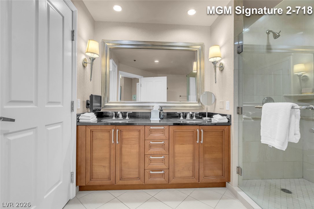 Photo 31 of 41, 135 E Harmon Avenue #218