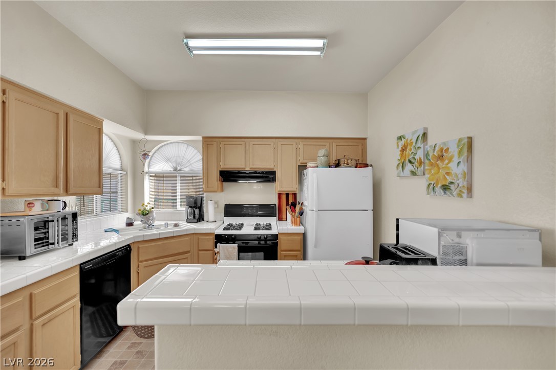 Photo 13 of 33, 2251 Wigwam Parkway #2111
