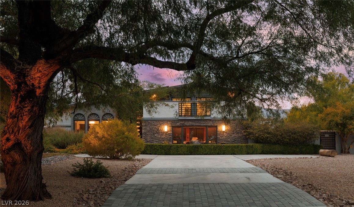 5285 N Chieftain Street, Las Vegas 89149