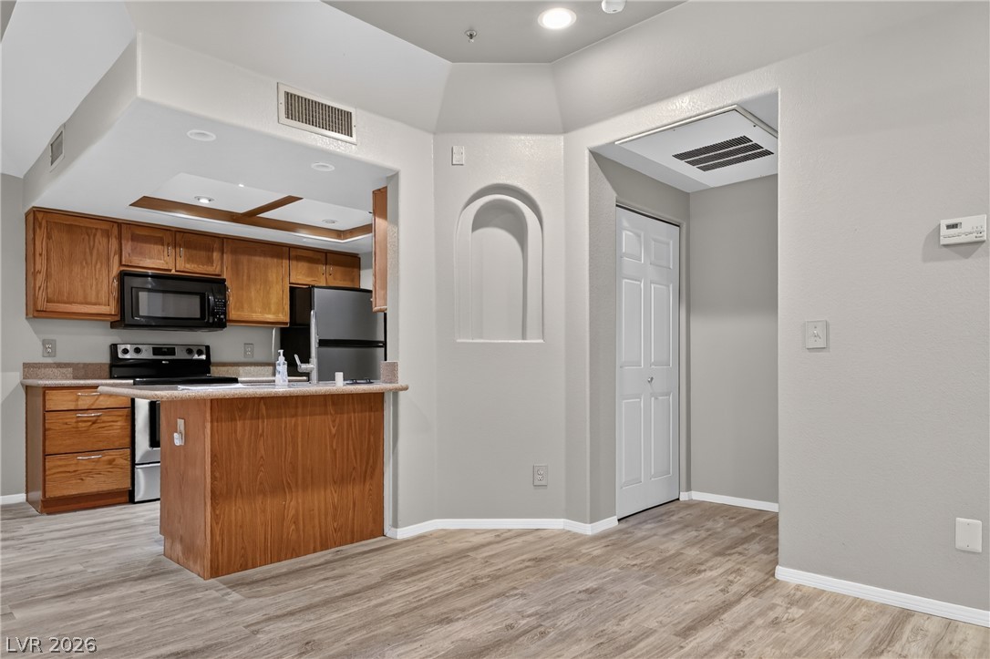 Photo 6 of 27, 3550 Bay Sands Drive #2096