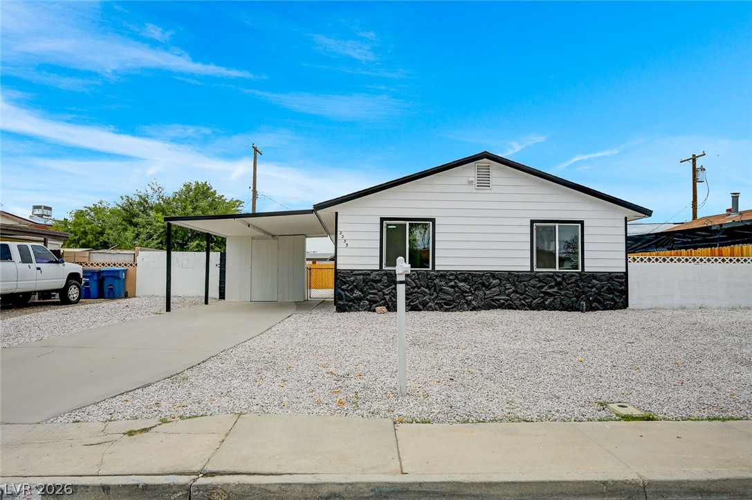 Photo 4 of 2253 La Puente Street