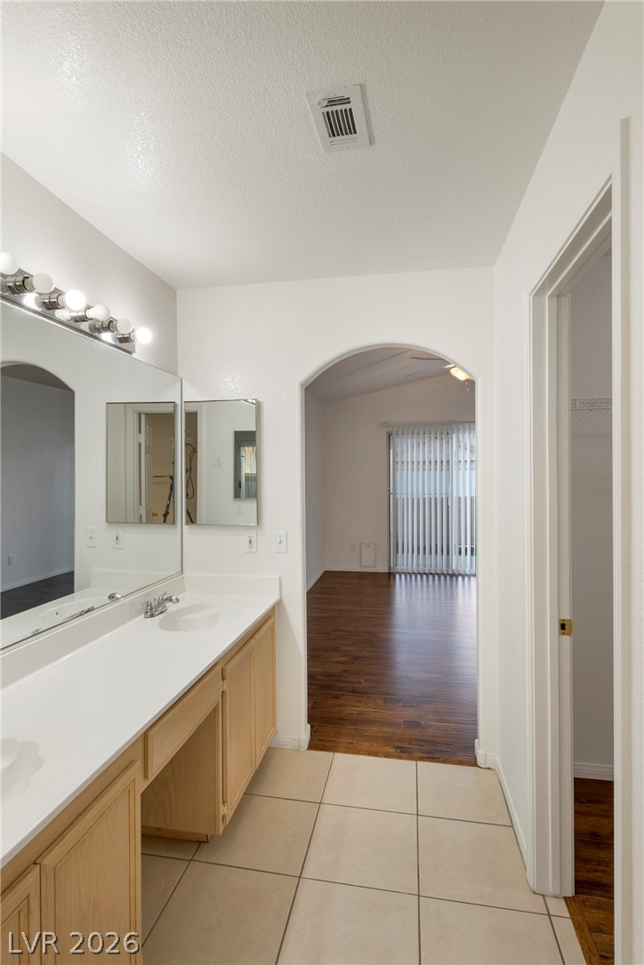 Photo 18 of 33, 2035 E Warm Springs Road #1005