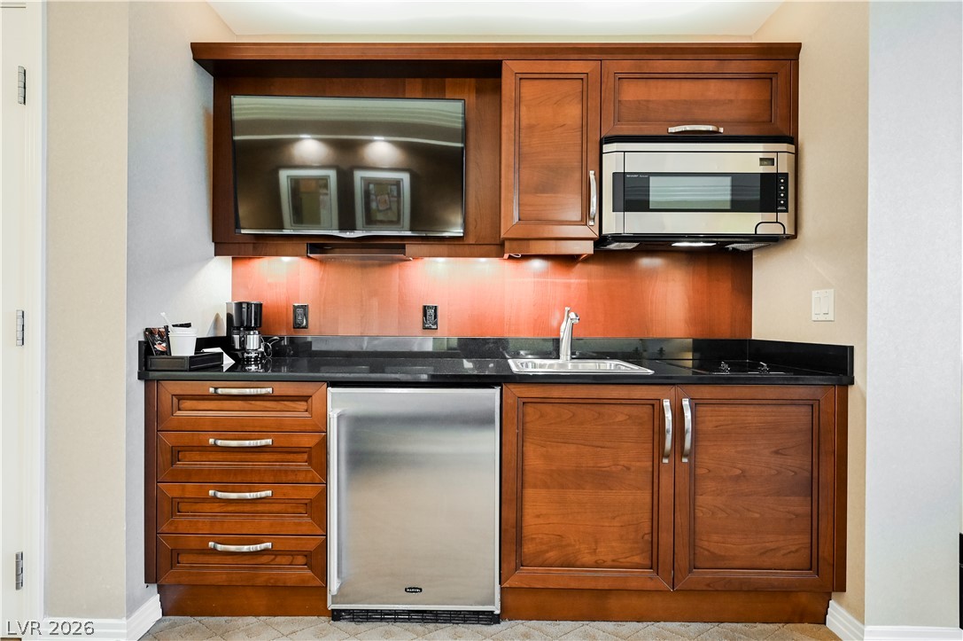 Photo 14 of 37, 145 E HARMON Avenue #1411