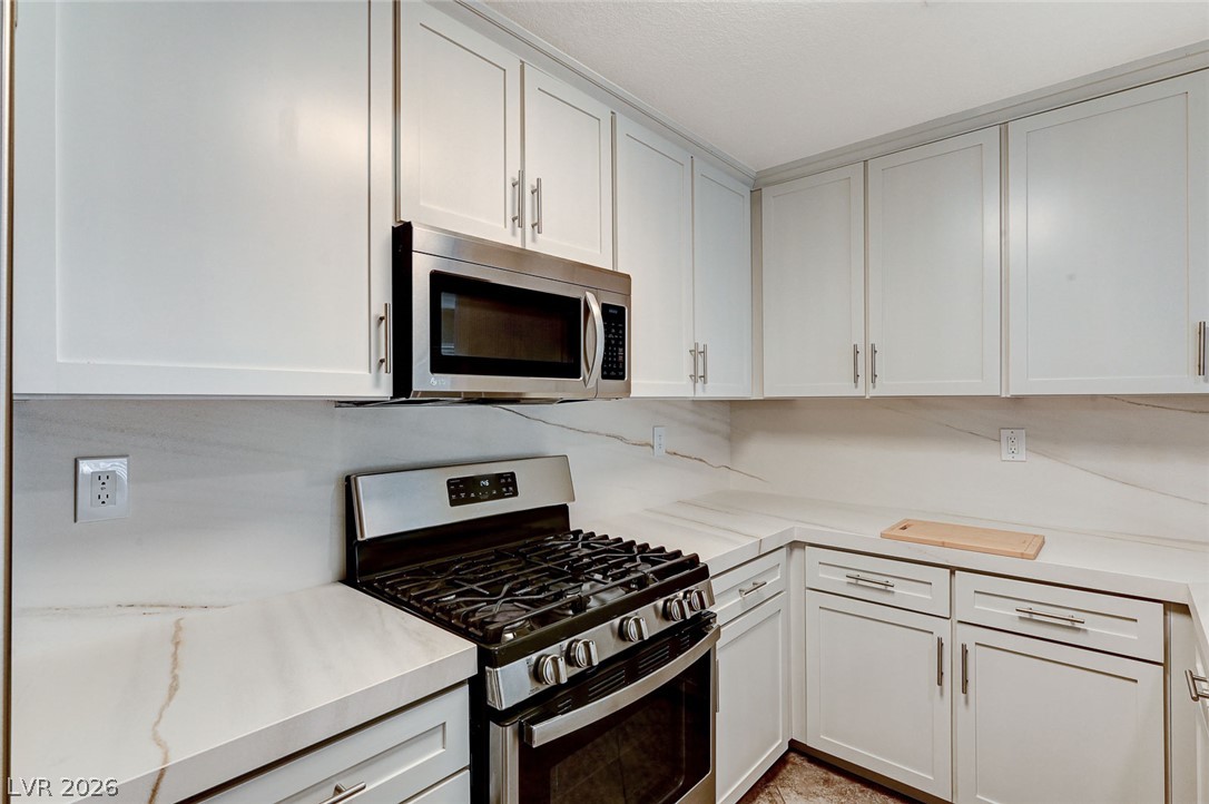 Photo 16 of 37, 2633 S Durango Drive #201