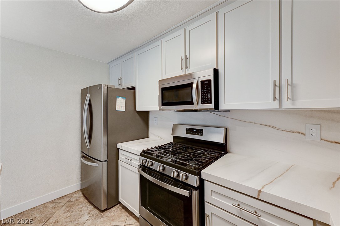 Photo 17 of 37, 2633 S Durango Drive #201