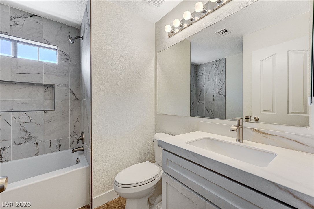 Photo 22 of 37, 2633 S Durango Drive #201