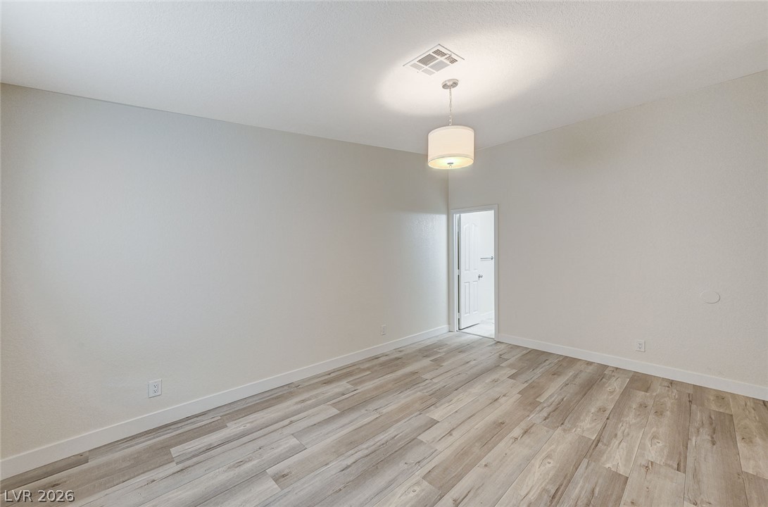 Photo 33 of 37, 2633 S Durango Drive #201