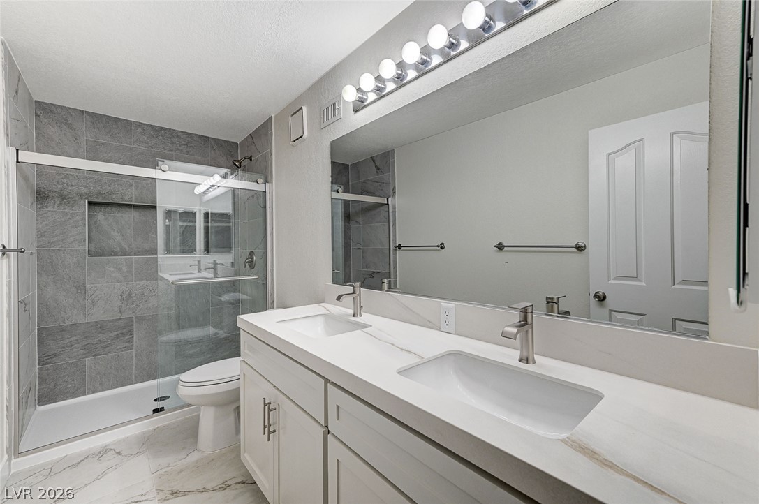 Photo 34 of 37, 2633 S Durango Drive #201