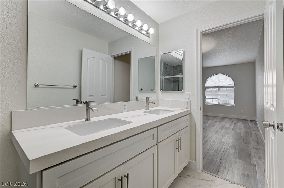 Photo 35 of 37, 2633 S Durango Drive #201