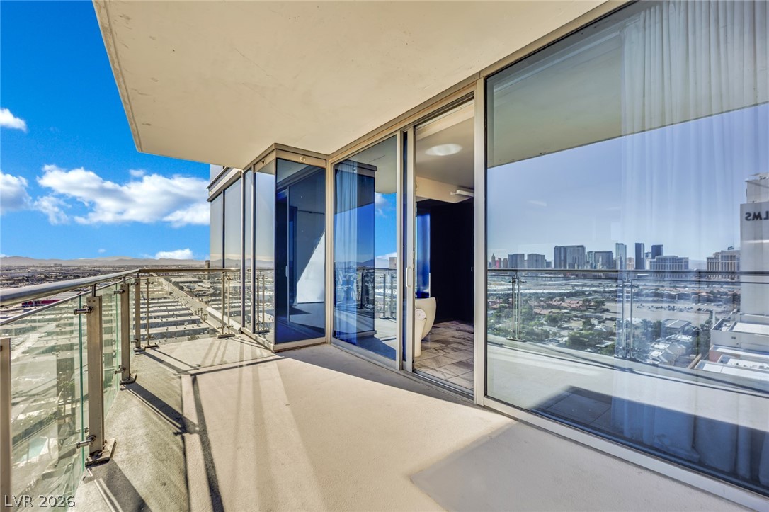 Photo 28 of 71, 4381 W Flamingo Road #2022