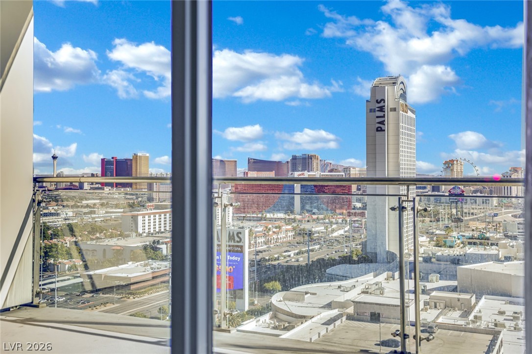 Photo 32 of 71, 4381 W Flamingo Road #2022
