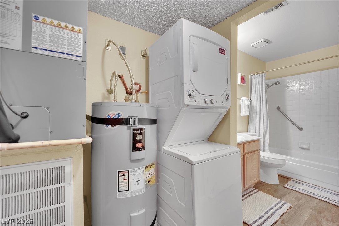 Photo 9 of 25, 5340 Rod Court #102