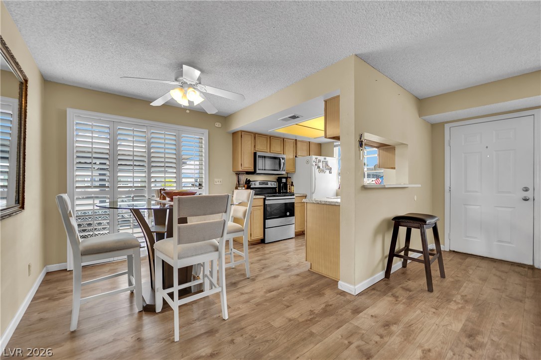 Photo 19 of 25, 5340 Rod Court #102