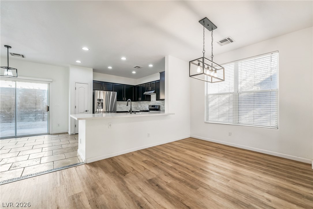 Photo 4 of 10165 Tait Street
