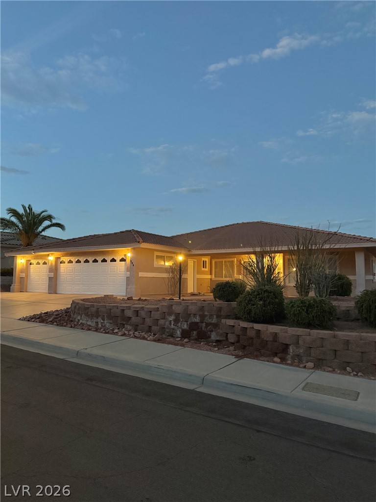 Photo 2 of 908 Rhyolite Terrace
