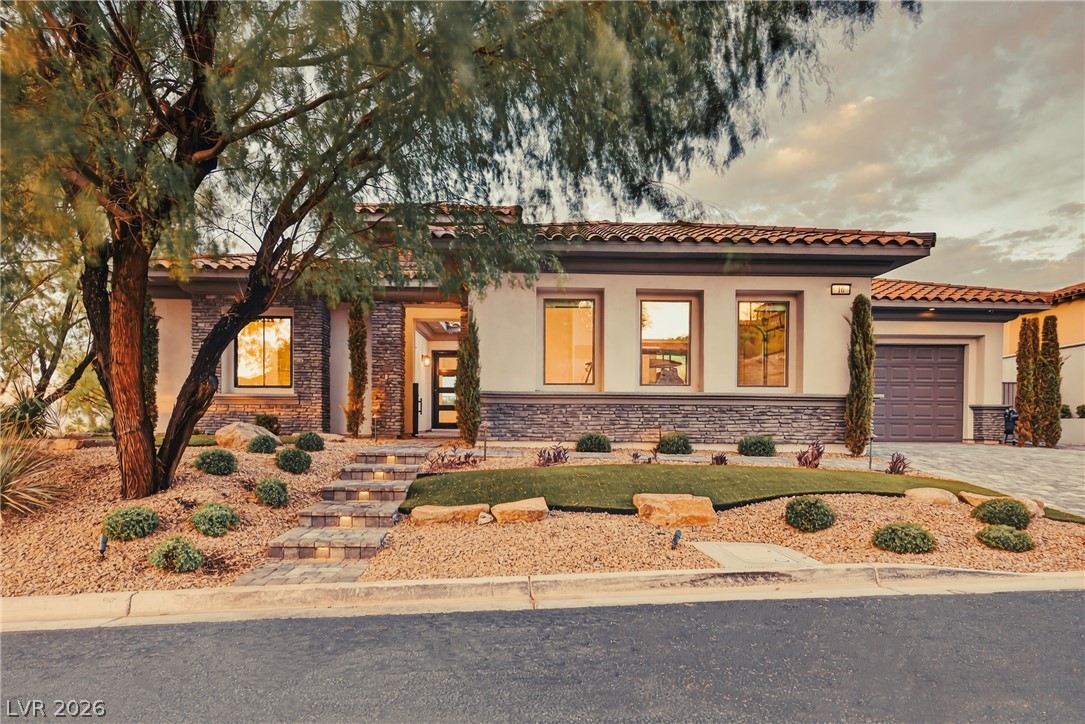 10 Camino La Venta Court, Henderson