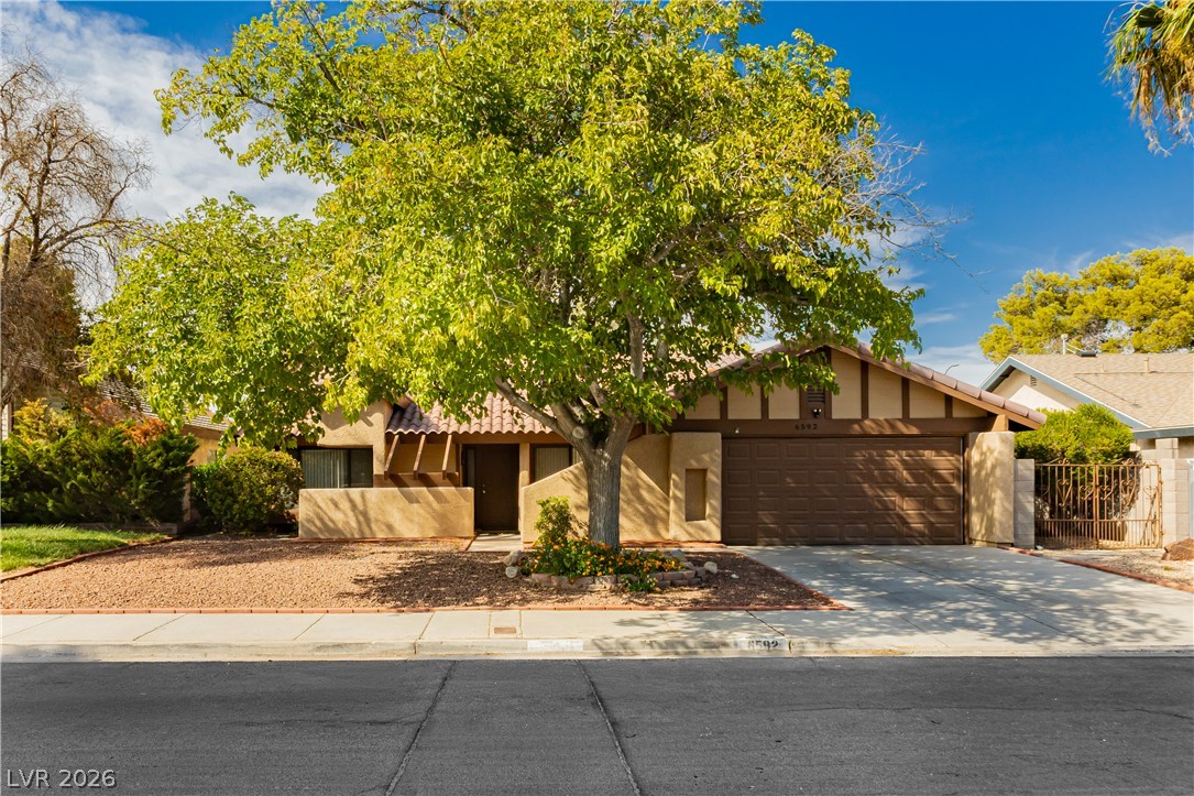 6592 Peachtree Lane, Las Vegas