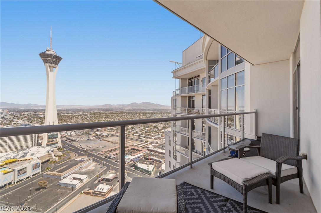 Photo 19 of 69, 200 W Sahara Avenue #4004