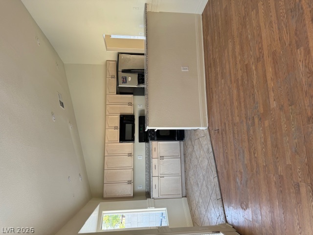 Photo 7 of 20, 4848 Califa Drive