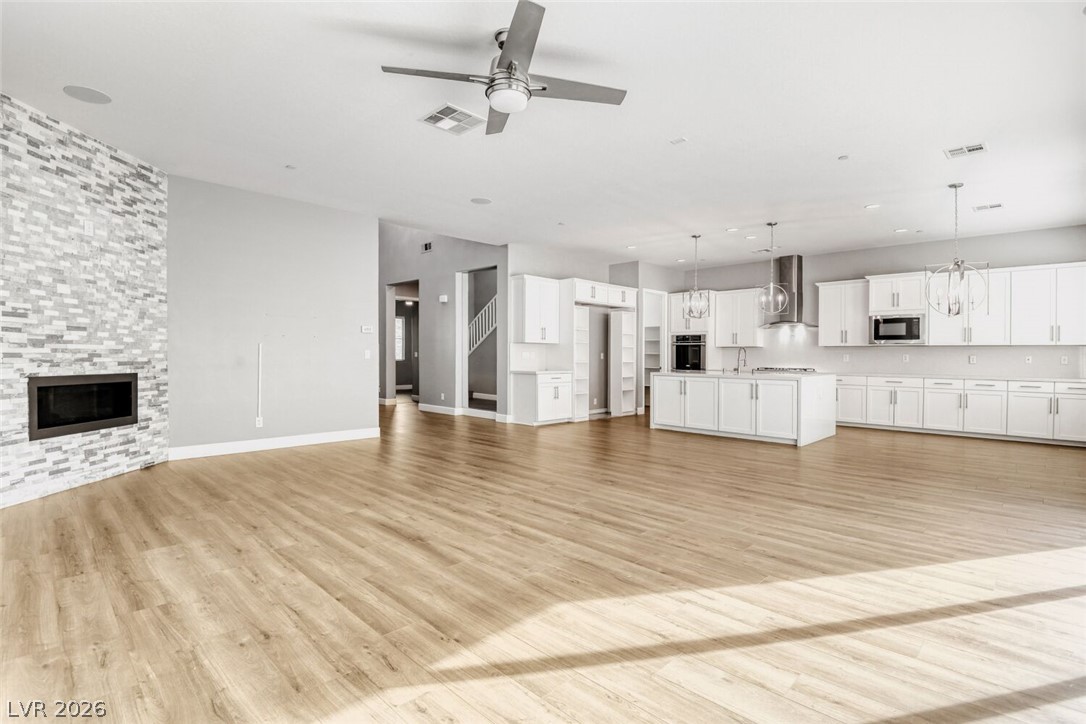 Photo 6 of 29, 2779 Hera Heights