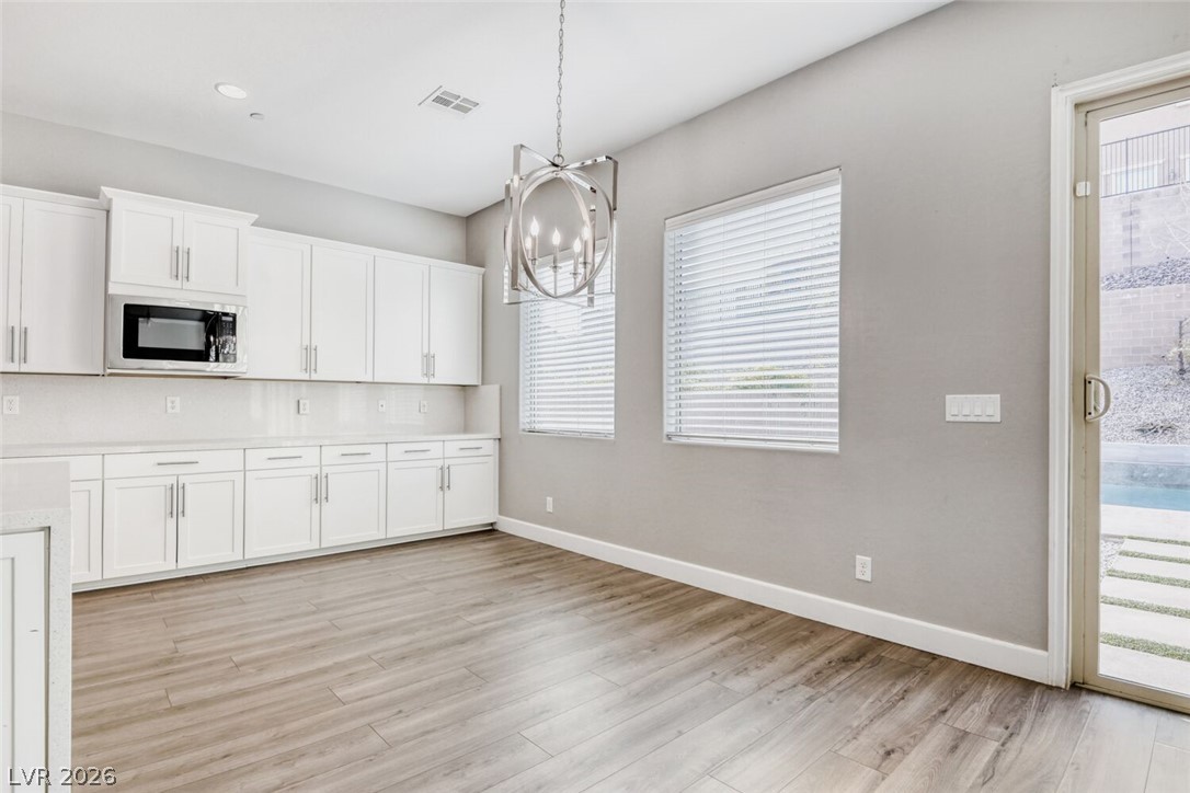 Photo 7 of 29, 2779 Hera Heights