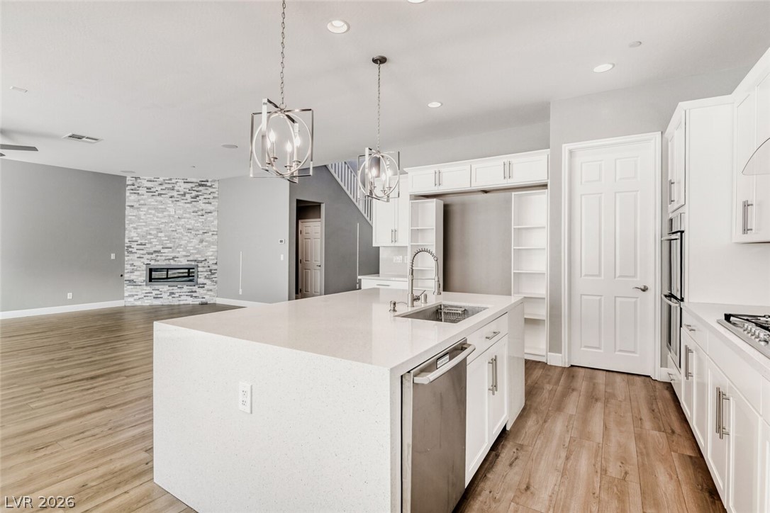 Photo 9 of 29, 2779 Hera Heights