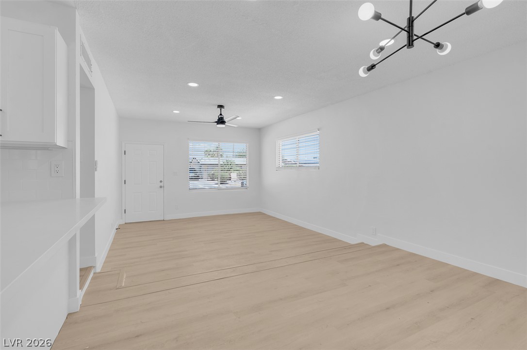 Photo 6 of 22, 4313 El Conlon Avenue
