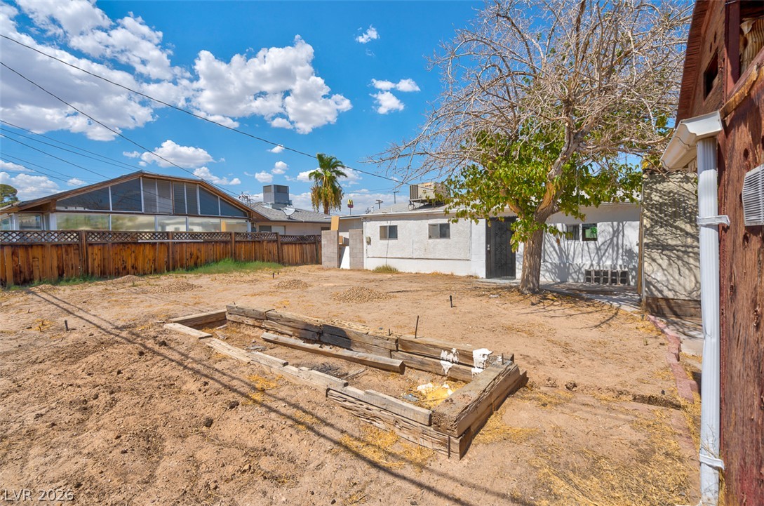 Photo 21 of 22, 4313 El Conlon Avenue
