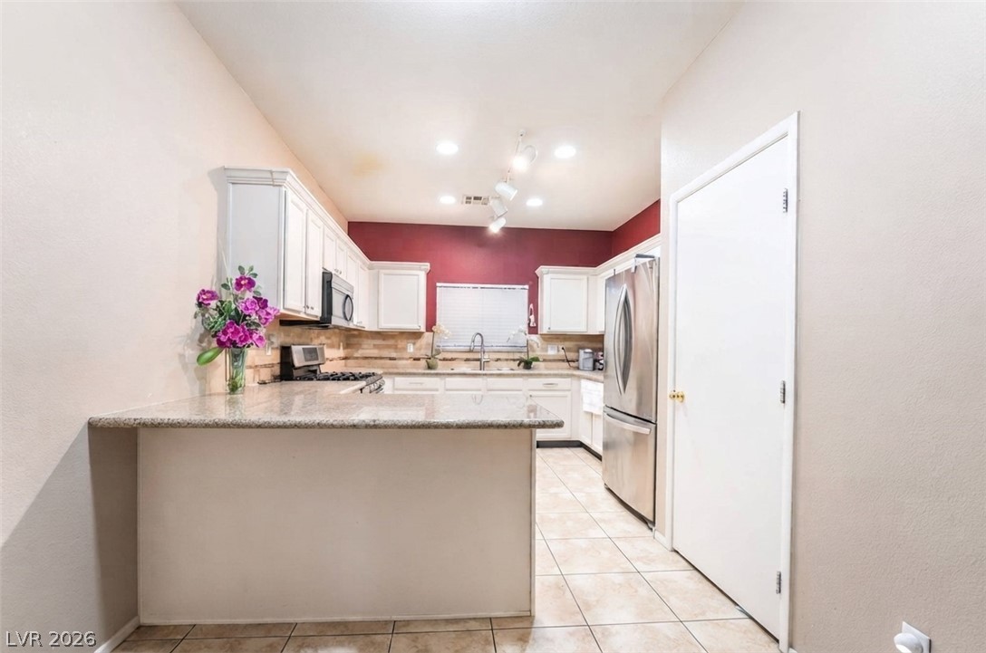 Photo 7 of 29, 5113 Mambo Vista Avenue