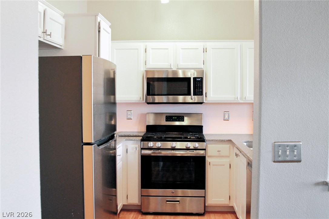 Photo 5 of 1347 Silver Sierra Street