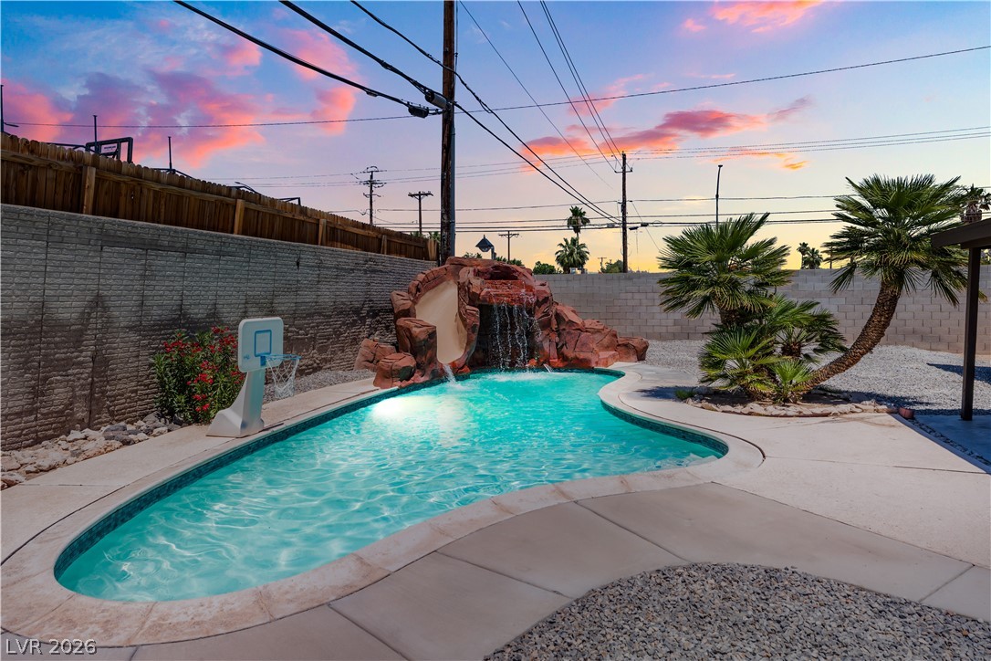 3313 El Camino Real, Las Vegas
