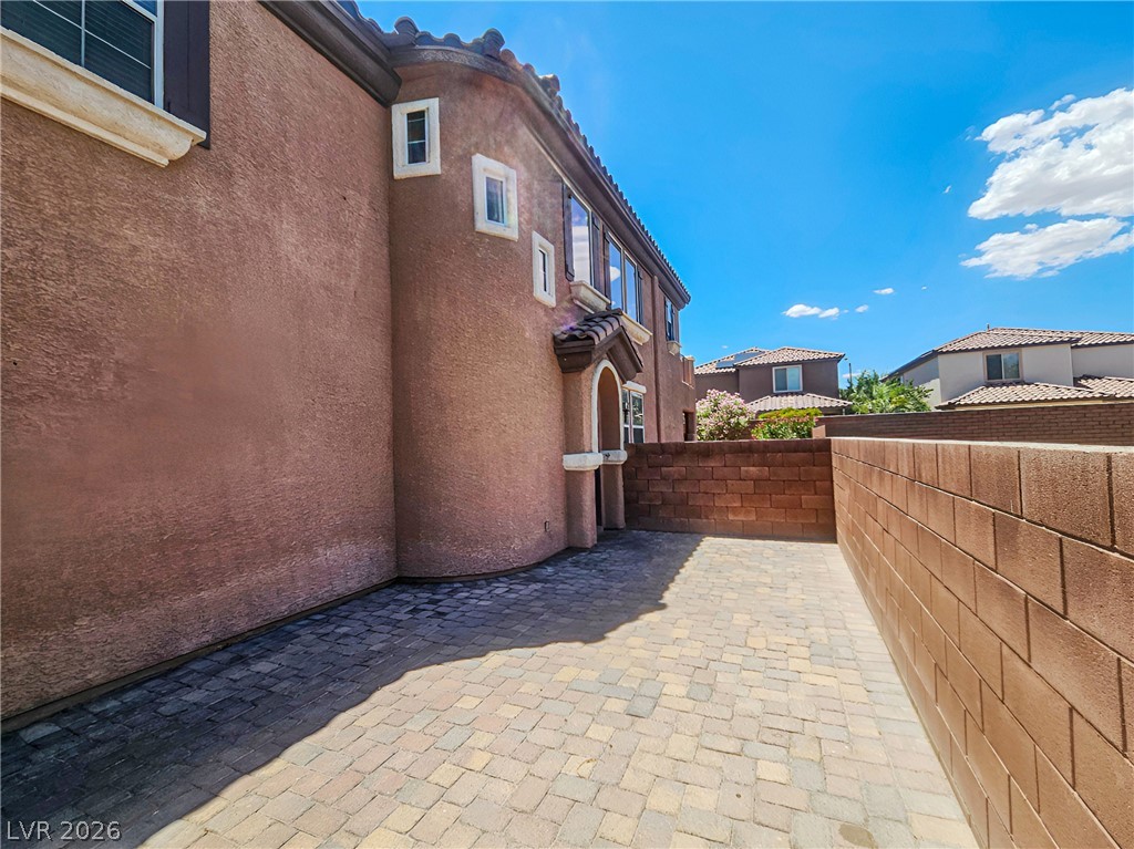 Photo 7 of 40, 11011 Cusak Close Street