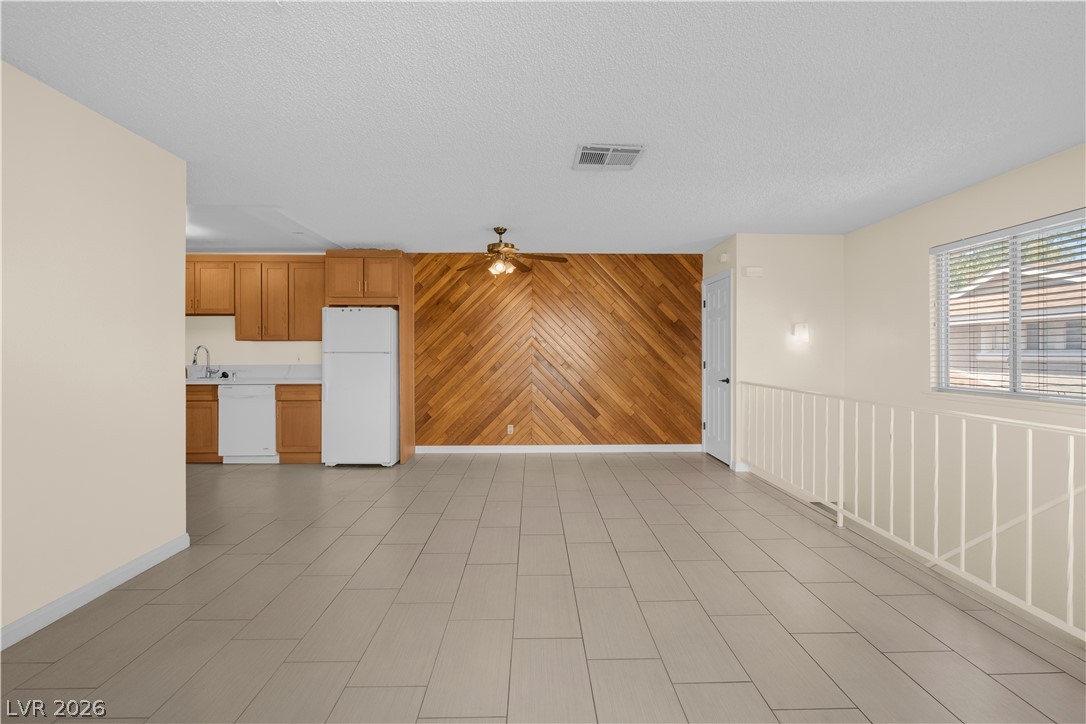 Photo 8 of 30, 4734 Roberta Street #4