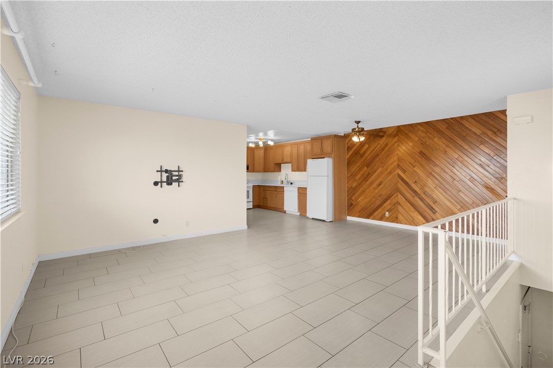 Photo 16 of 30, 4734 Roberta Street #4