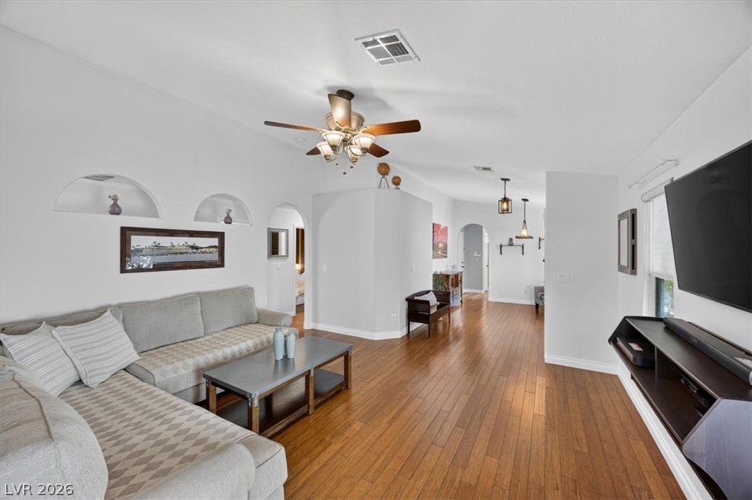 Photo 12 of 31, 9686 Giddings Avenue